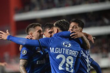 Plantel de Huachipato, que deberá enfrentar a Racing de Uruguay por Copa Sudamericana || Prensa Huachipato FC