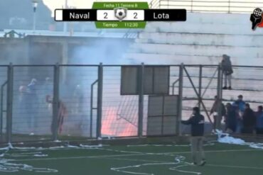 Graves incidentes ocurrieron entre hinchas de Naval y Lota Schwager en Tercera División B || Pantallazo