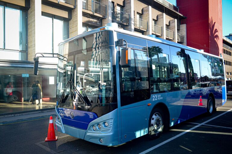 Bus estándar RED con el corte de pintura del Transporte Público del Gran Concepción || Cedida