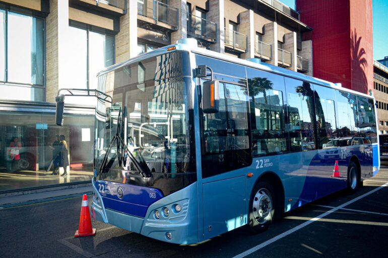 Bus estándar RED con el corte de pintura del Transporte Público del Gran Concepción || Cedida