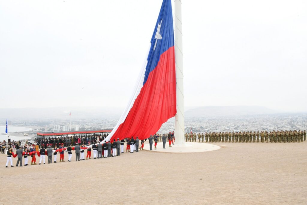 Bandera chilena en el morro de Arica