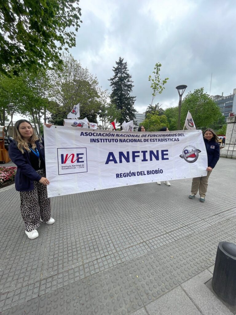 Los trabajadores del INE en la Plaza Independencia