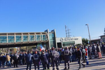 Trabajadores de siderúrgica Huachipato