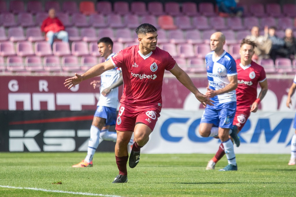 Lionel Altamirano sería el nuevo 9 de Huachipato || Campeonato Chileno