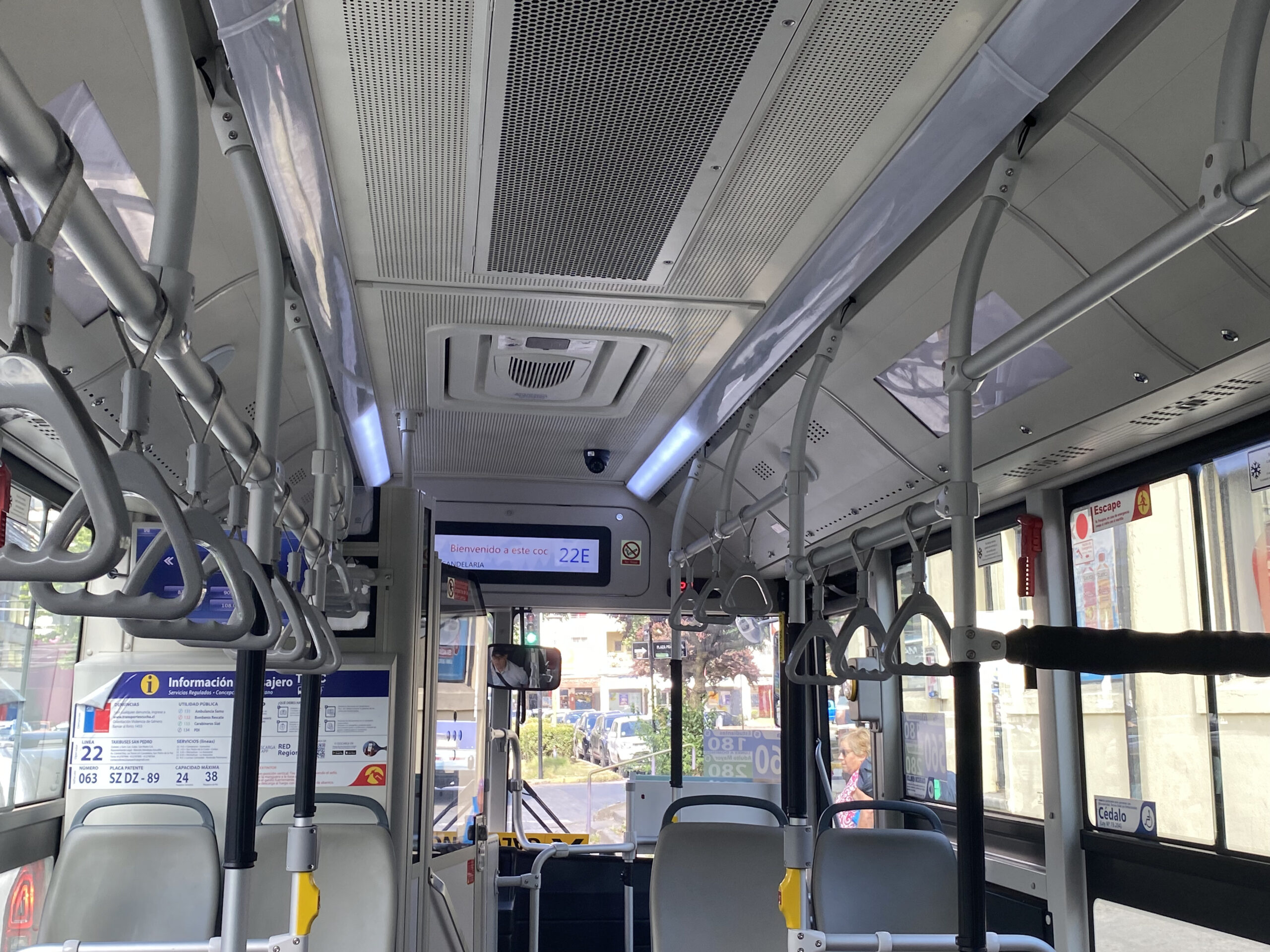 Interior del bus estándar RED de la línea 22 San Pedro