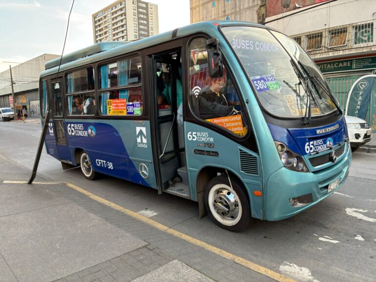 65 Buses Cóndor